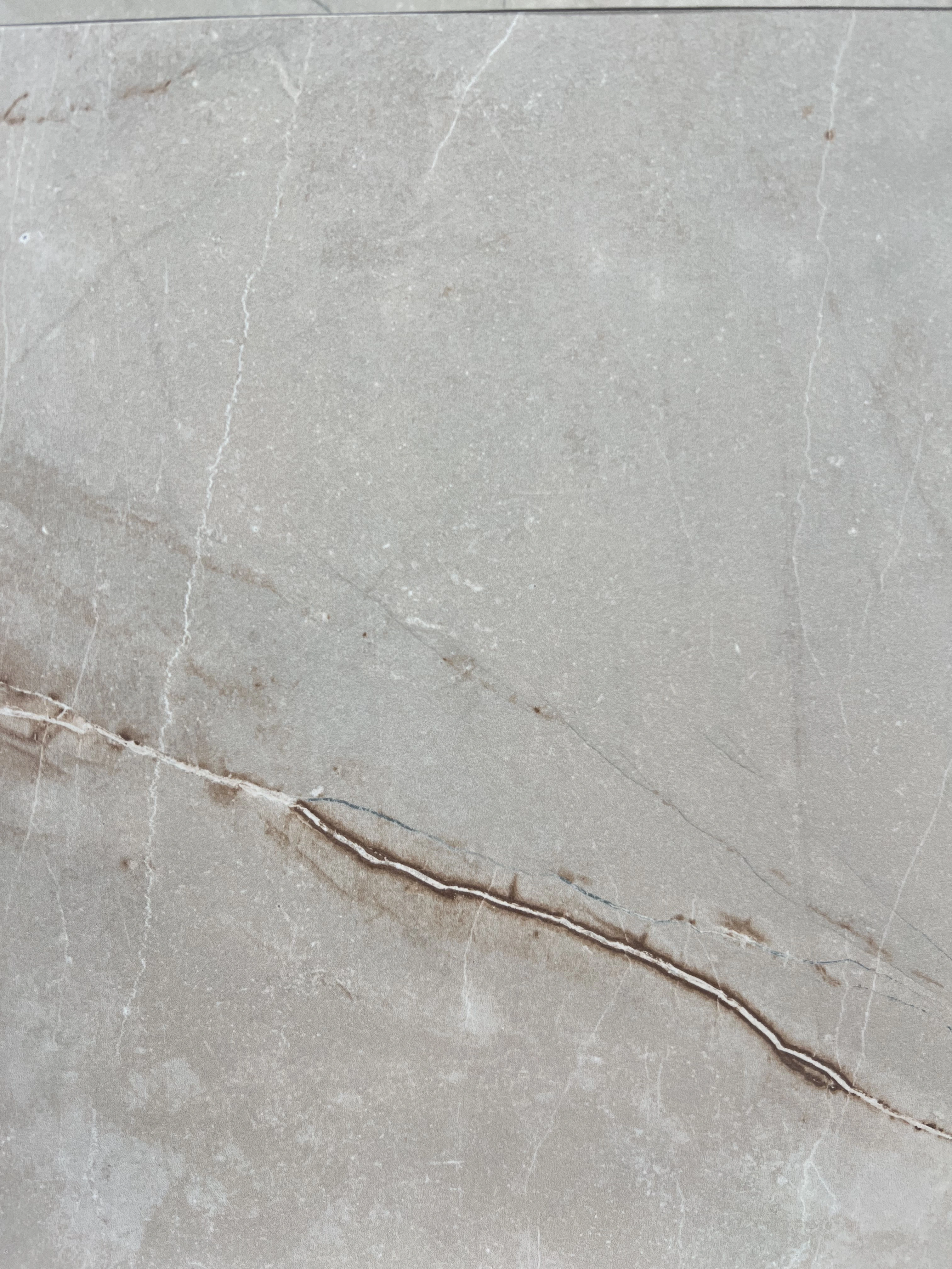 REALARMANI BEIGE MATTE